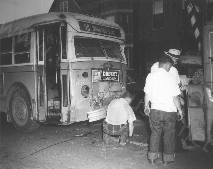 usa_m_chi_dsl_white_accident1_kenjrobertbrown.jpg