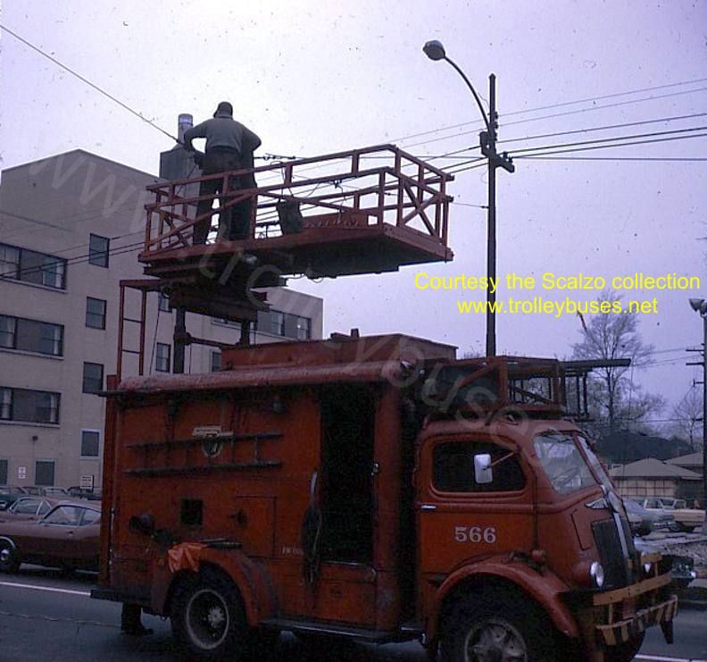 usa_m_chi_misc_linetruck566_central61st_196912_ss.jpg