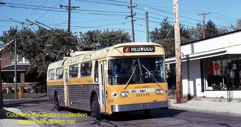 usa_m_day_flyer_900_rt7redwoodmain_19711001_ss.jpg