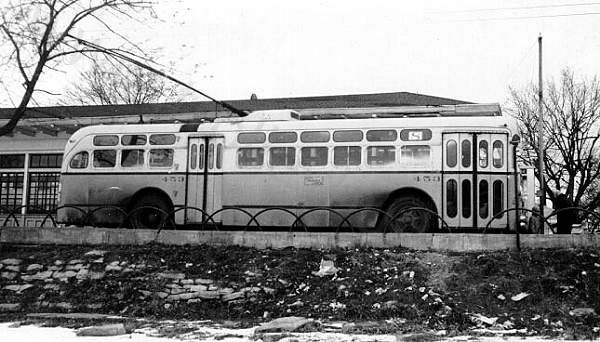 usa_m_day_mh_453_rt8shelter.jpg