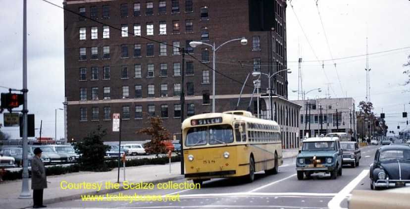 usa_m_day_mh_518_rt5monumentludlow_19721104_ss.jpg