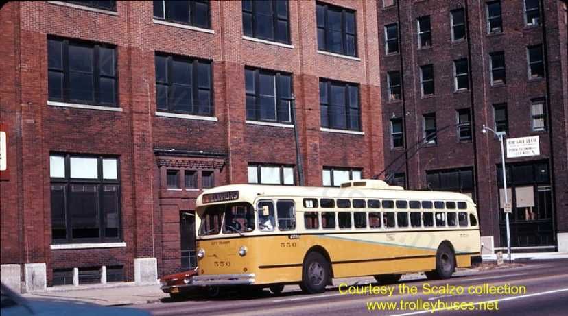usa_m_day_mh_550_rt1thirdsears_19711007_ss.jpg