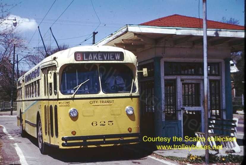 usa_m_day_mh_625_rt8lakesideshelter_1971426_ss.jpg