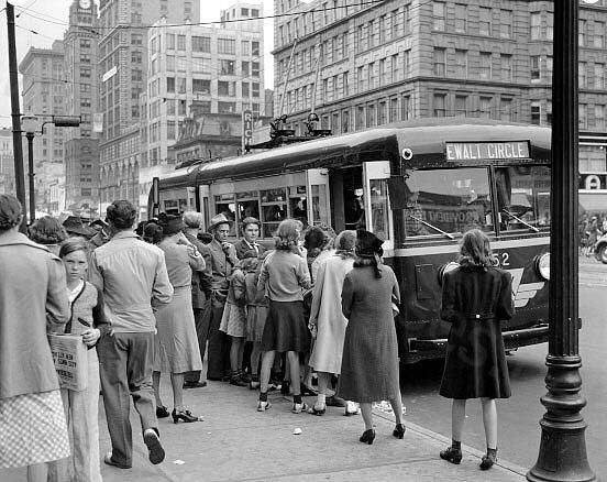 usa_m_day_ps_dx52_rt10mainfourth_01.jpg