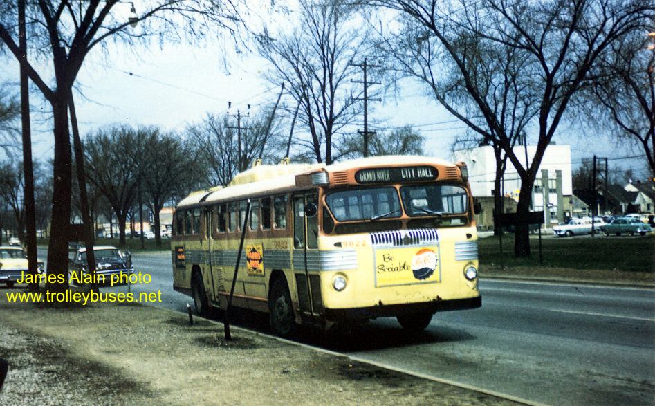 usa_m_det_twin_9022_grandriver7mile_196104_ja.jpg