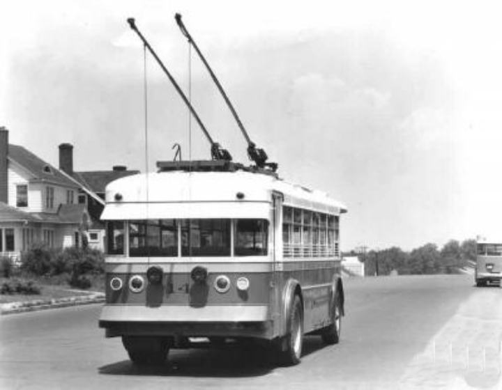 usa_m_dlh_twin_014_posednowires.jpg
