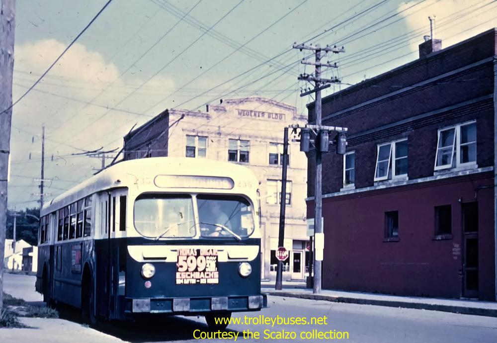 usa_m_dsm_brill_235_maple5th_196303_ss.jpg
