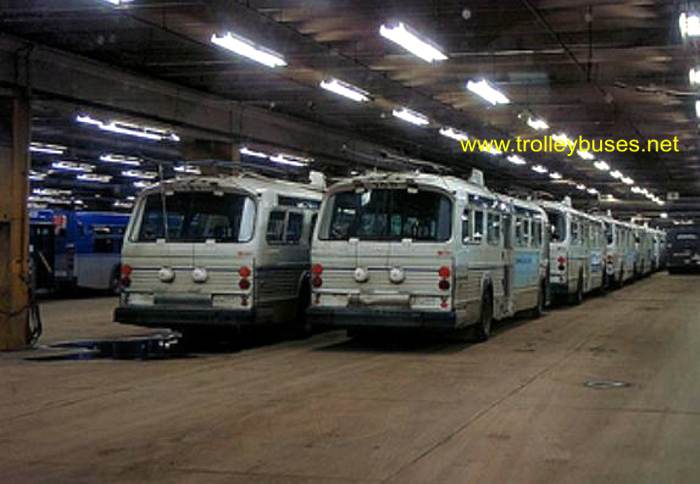 can_m_edm_bbc_06_westwoodgarage_20090502.jpg