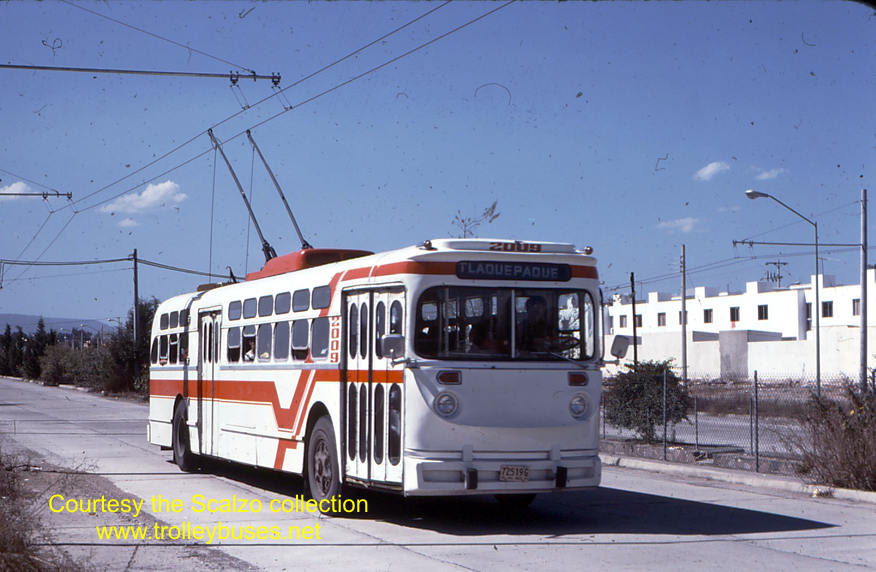 mex_m_gdl_mh_2009_lapatriamunquia_19771122_ss.jpg