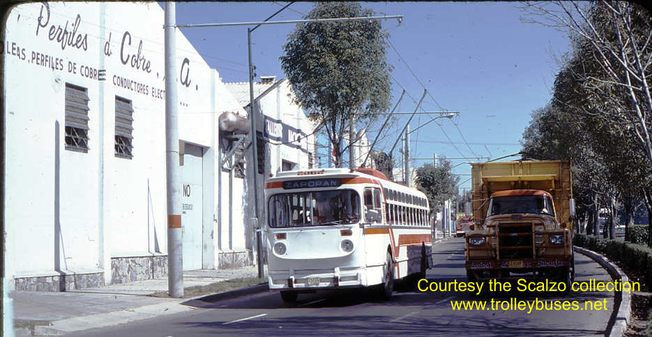 mex_m_gdl_mh_2062_olympicariolagos_19771121_ss.jpg