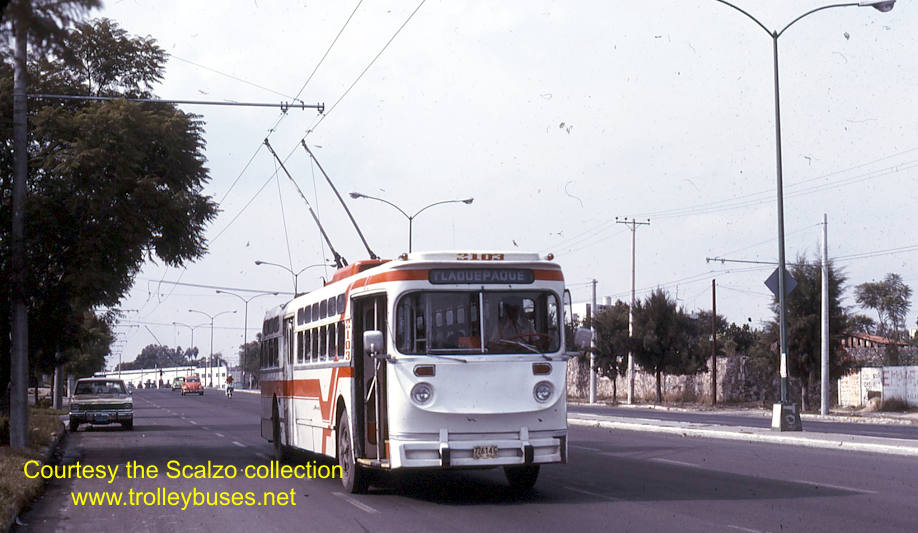 mex_m_gdl_mh_2103_camacholabaropatrio_19771121_ss.jpg