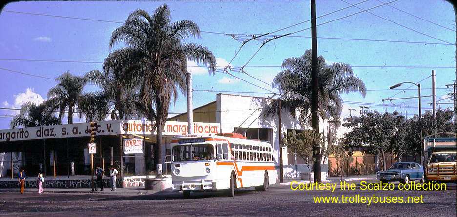 mex_m_gdl_mh_2103_drmichelferrocarrileros_19771122_ss.jpg