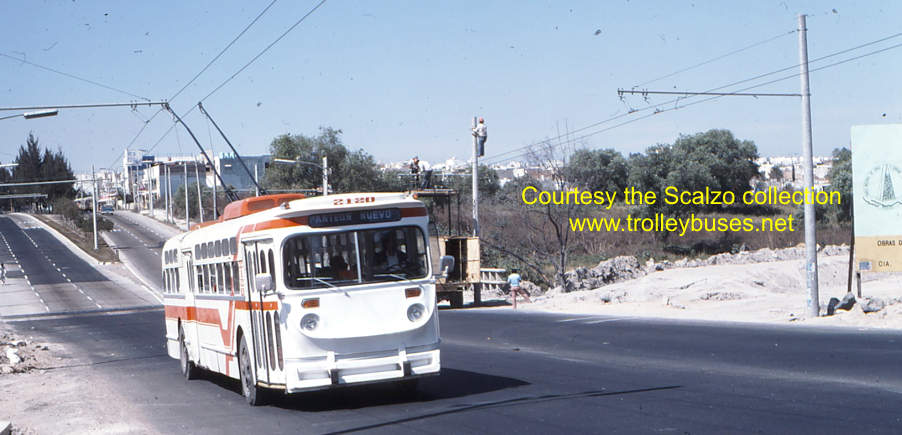 mex_m_gdl_mh_2120_circunvalacionplaton_19770201_ss.jpg
