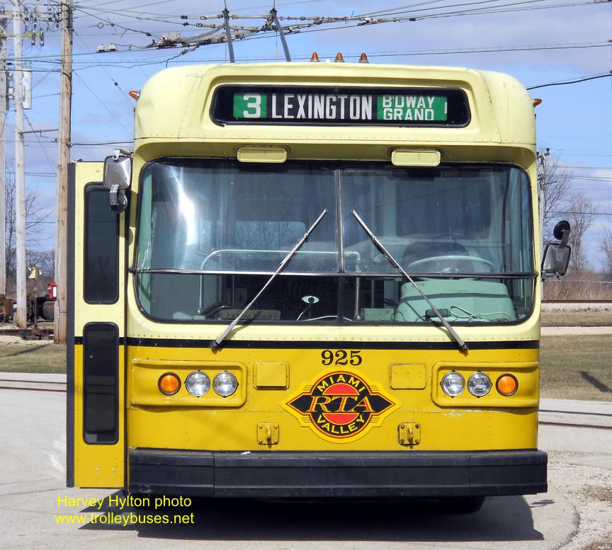 usa_m_irm_flyer_925_outsidegarage_20110326_hh_02.jpg