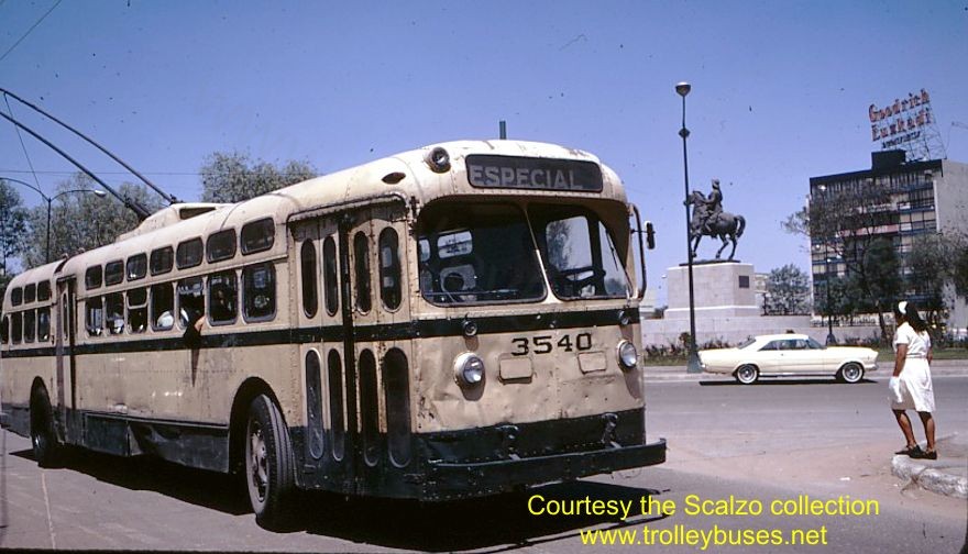 mex_m_mex_mh_3540_universidadromero_19710413_ss.jpg