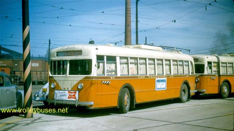 usa_m_mke_sl_083_kinnickkinniccarstation_1950s_bgosnell.jpg