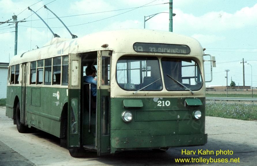usa_m_phl_brill_210_01_19760717_harvk.jpg