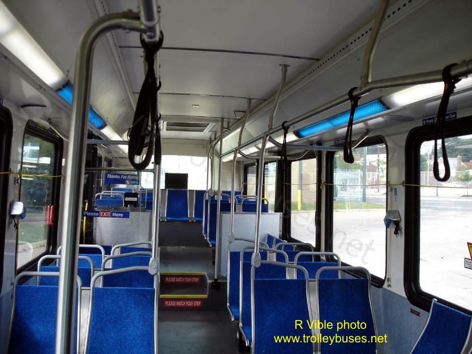 usa_m_phl_newflyer_806_interior_20101002_rv.jpg