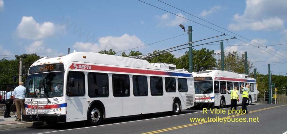 usa_m_phl_newflyer_809_805_bridgepennsettingpoles_20080601_rvible.jpg