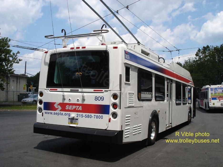 usa_m_phl_newflyer_809_citylineloop_20080601_rvible.jpg