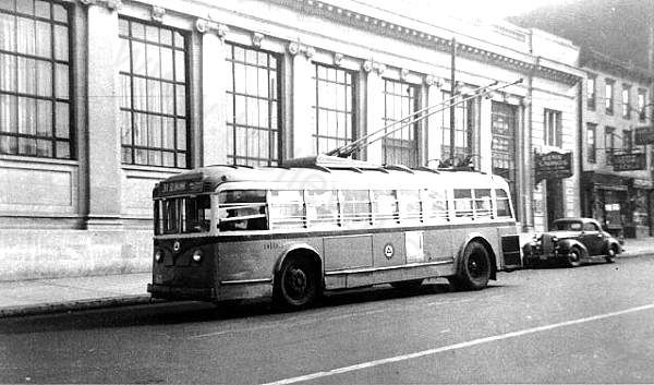 usa_m_psct_yellow_020_newark_bv.jpg