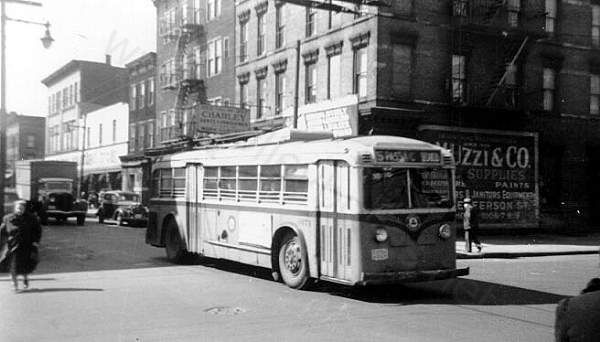 usa_m_psct_yellow_042_newark_bv.jpg