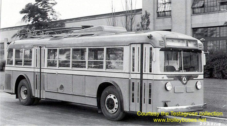 usa_m_psct_yellow_043_jt.jpg