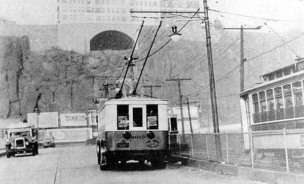 usa_m_psct_yellow_2010_newark_weehawkenferryterm_bv.jpg