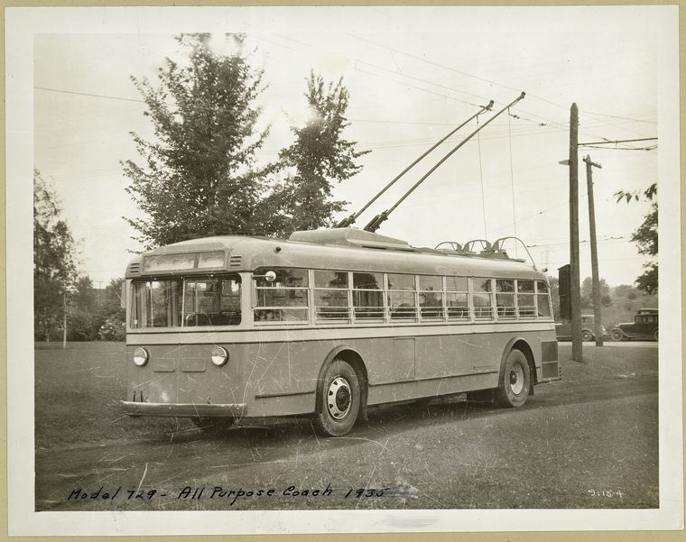 usa_m_psct_yellow_builderphoto_1935_01_notlamebrain.jpg