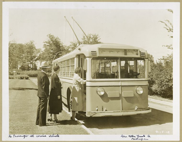 usa_m_psct_yellow_builderphoto_1935_05_notlamebrain.jpg