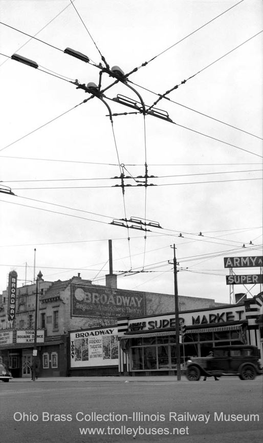 can_m_reg_misc_broadwaytheateroverhead_irm_ss_02.jpg