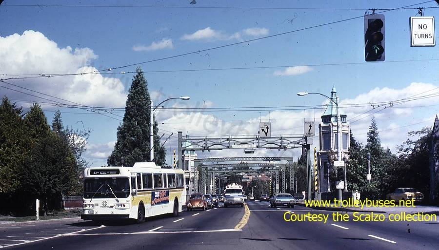 usa_m_sea_amg_945_montlakebridge_19810824_ss.jpg