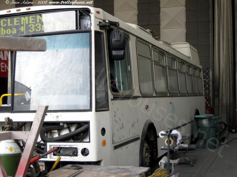 usa_m_sfo_eti_5491_americanbusrepair_02_20081223_shayes.jpg