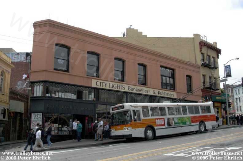 usa_m_sfo_flyer_5300_columbusbway_20060819_pe.jpg
