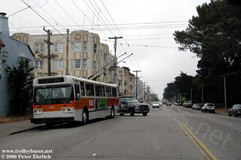 usa_m_sfo_flyer_5300_fulton27av_20060819_pe.jpg