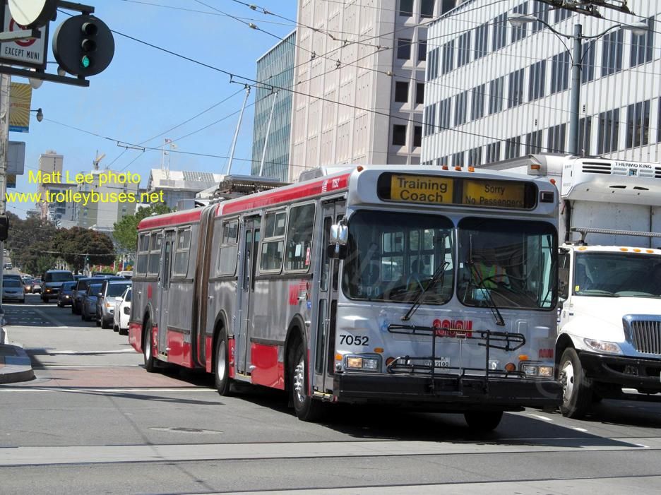 usa_m_sfo_flyer_7052_vannessmarket_20120618_mlee.jpg
