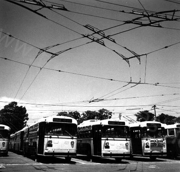 usa_m_sfo_mh_035_yardshot_rhkj.jpg