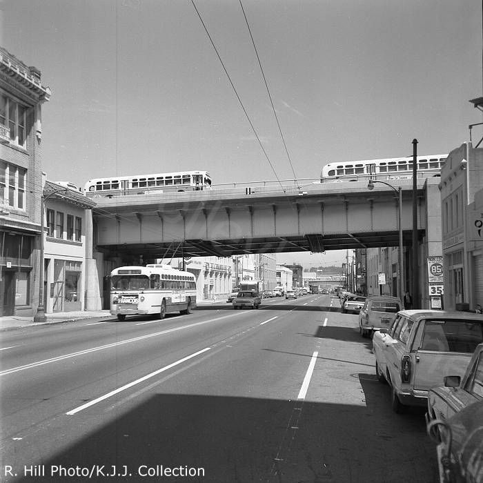 usa_m_sfo_mh_070_underviaduct_0194_kjrh.jpg