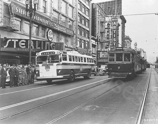 usa_m_sfo_twin_629_marketstironmonster_bv.jpg