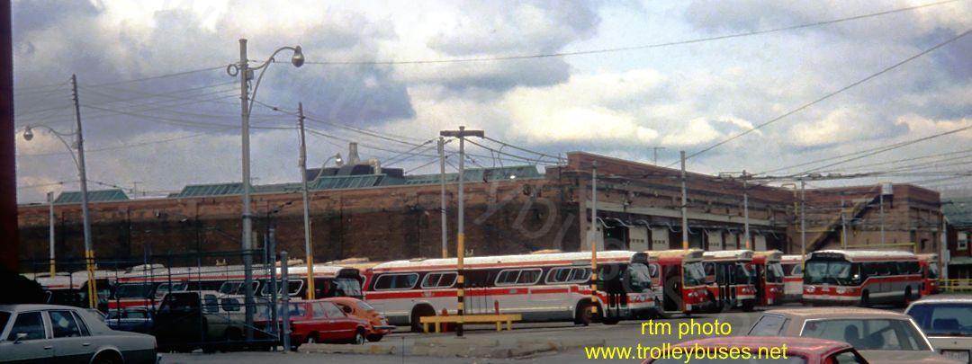 can_m_tor_flyer_22_lansdowne_1988_rtm.jpg