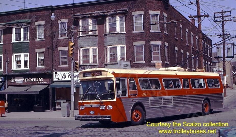 can_m_tor_flyer_9203_oakwoodstclair_19710409_ss.jpg