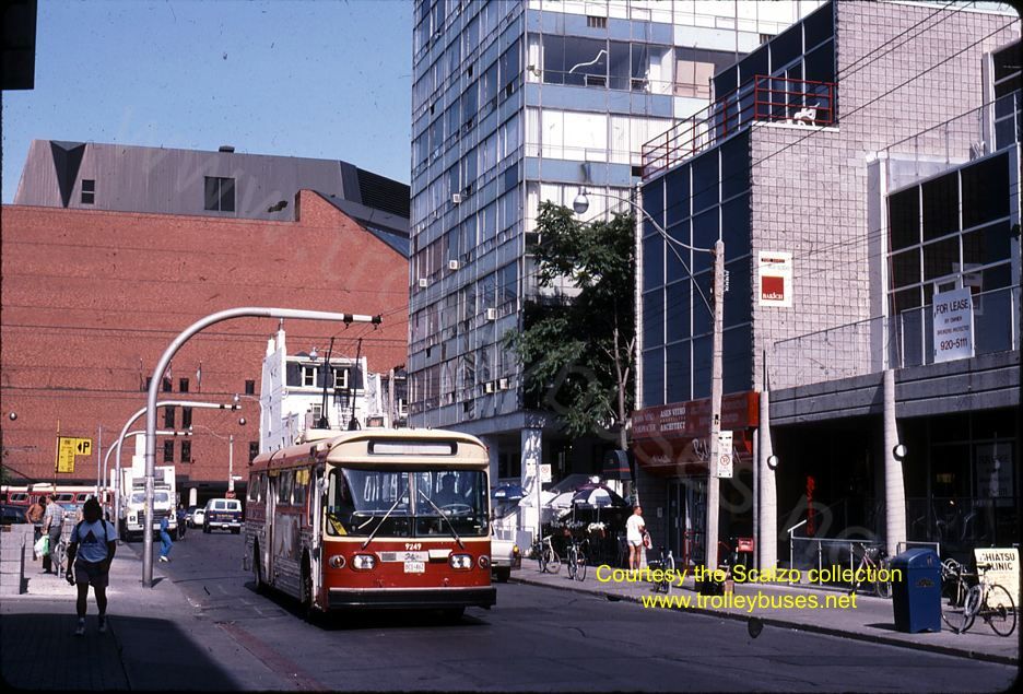 can_m_tor_flyer_9249_yorkvillebay_19880705_ss.jpg