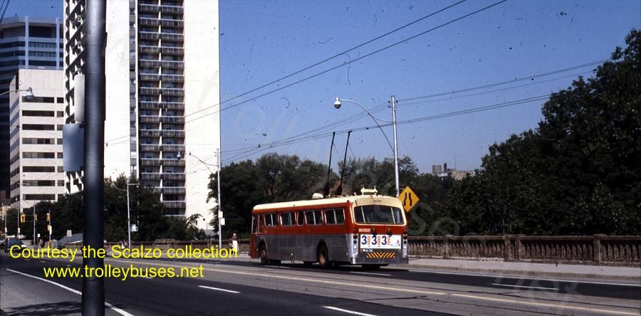 can_m_tor_flyer_9336_wbstclairnearyonge_197906_ss.jpg