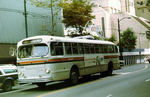 can_m_van_brill_2244_02.jpg