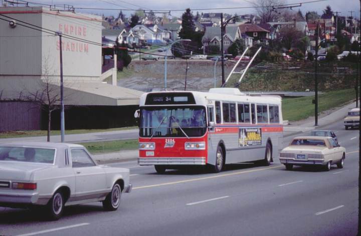 can_m_van_flyer_2604_1983.jpg
